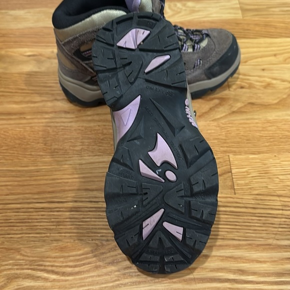 Hi-Tec Hiking Boots in Brown and Black- Size 7 - Picture 3 of 3